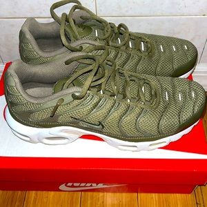Nike- Air Max Plus